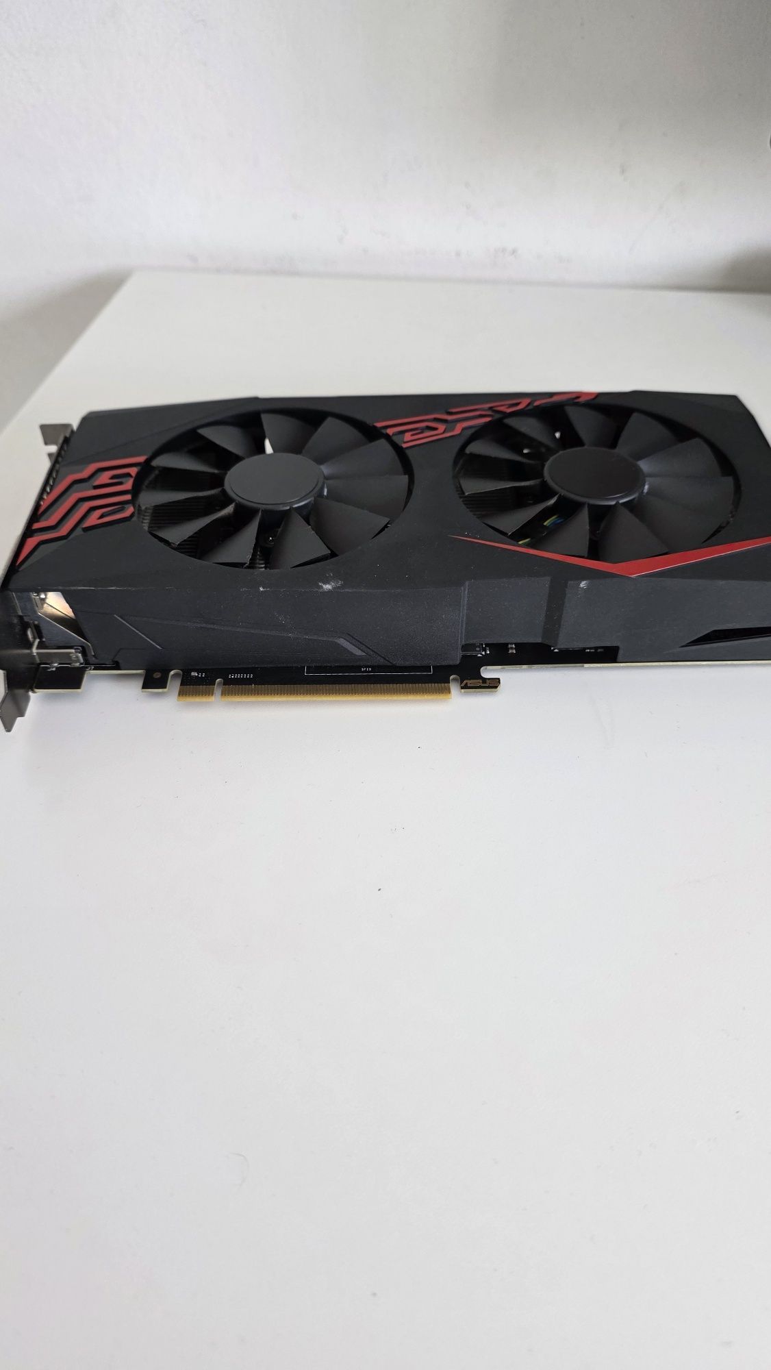 Placa gráfica GTX 1070 8GB