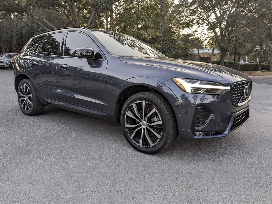 Volvo XC60      2024