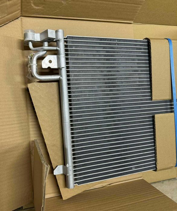 Радіатор кондиціонера 2.0L (2017+) Ford Fusion