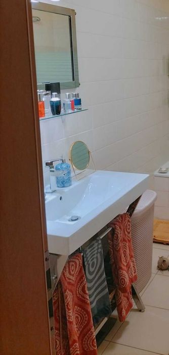 Lavatório de casa de banho e base