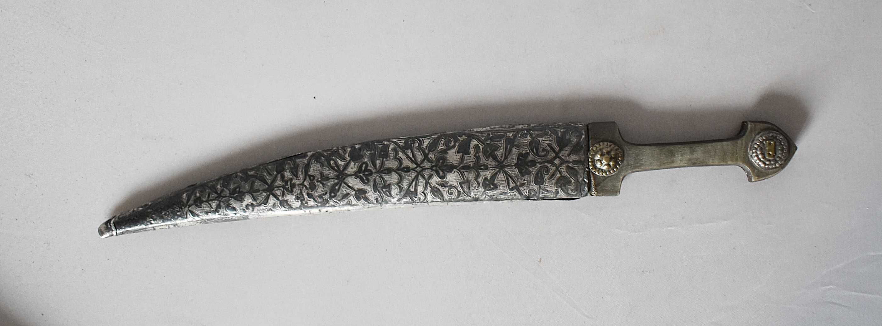 Kindżał kaukaski (kama)
