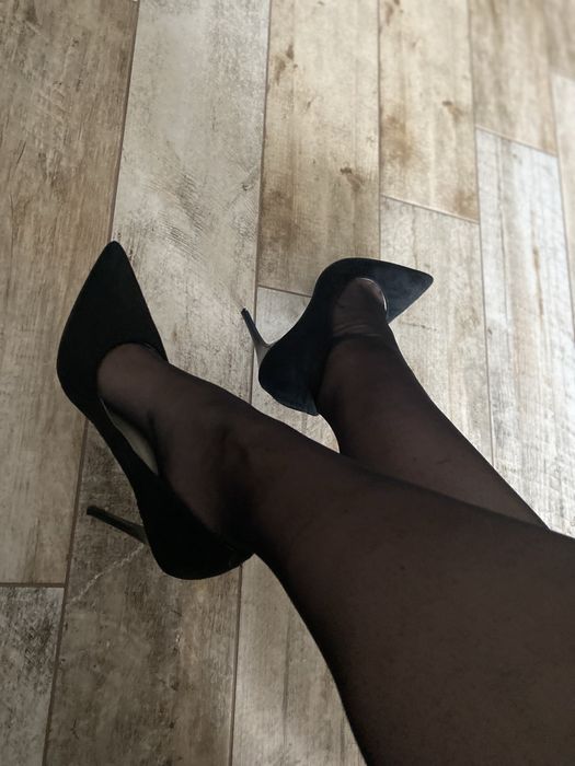 Klasyczne czarne rajstopy damskie