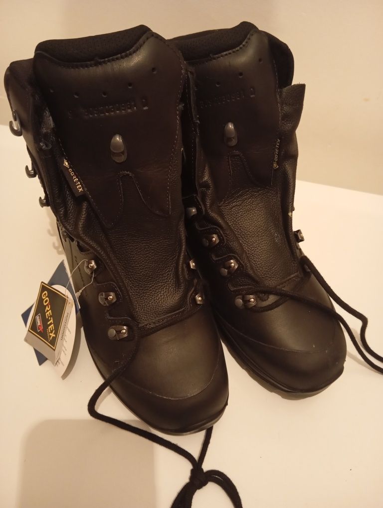 Продаєть берци  Gore-tex