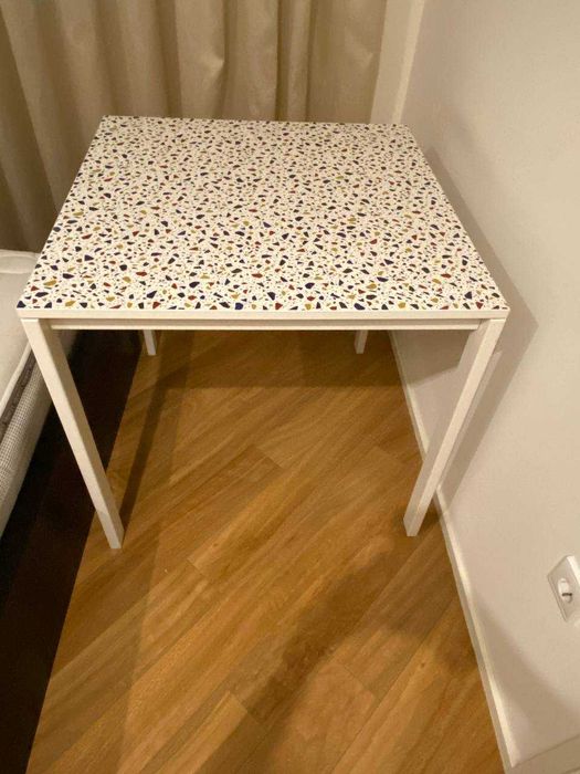 Mesa IKEA Melltorp + 2 cadeiras