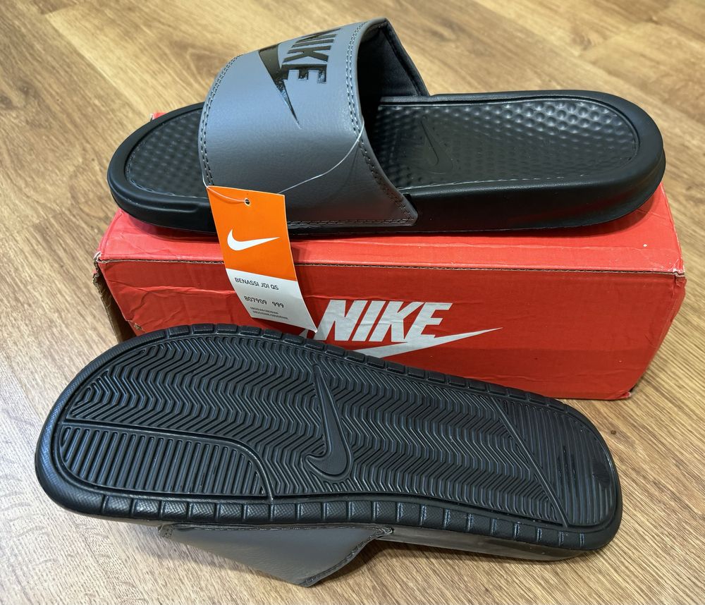 Шлёпки сланцы Nike BENASSI 44 и  41 размер