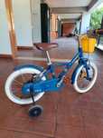 Bicicleta infantil Btwin 900 com cesto – QUASE NOVA