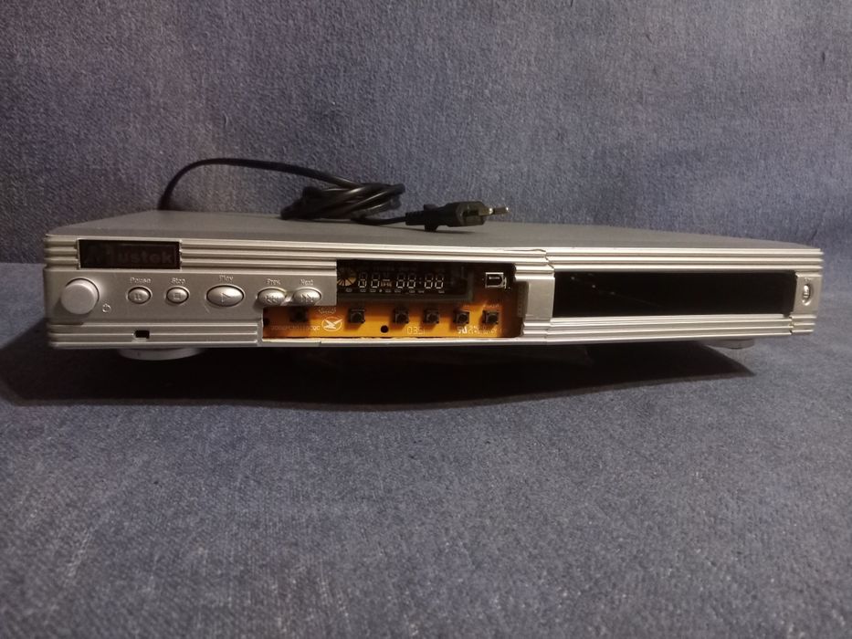 DVD  "Mustek" (под ремонт)