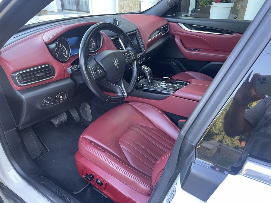 Auto do Ślubu Maserati Levante Dodge Challenger Audi S7