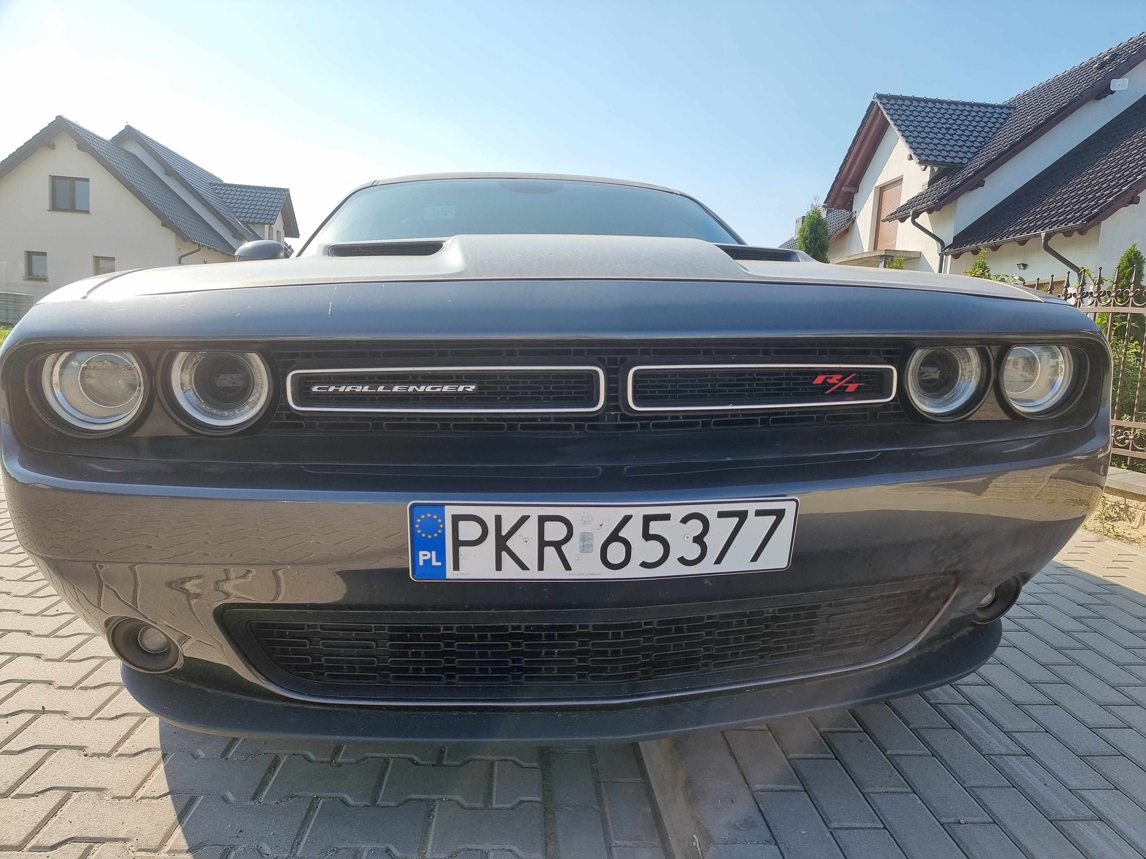 Dodge Challenger 5,7 HEMI - sprzedam lub zamienię na busa z plandeką