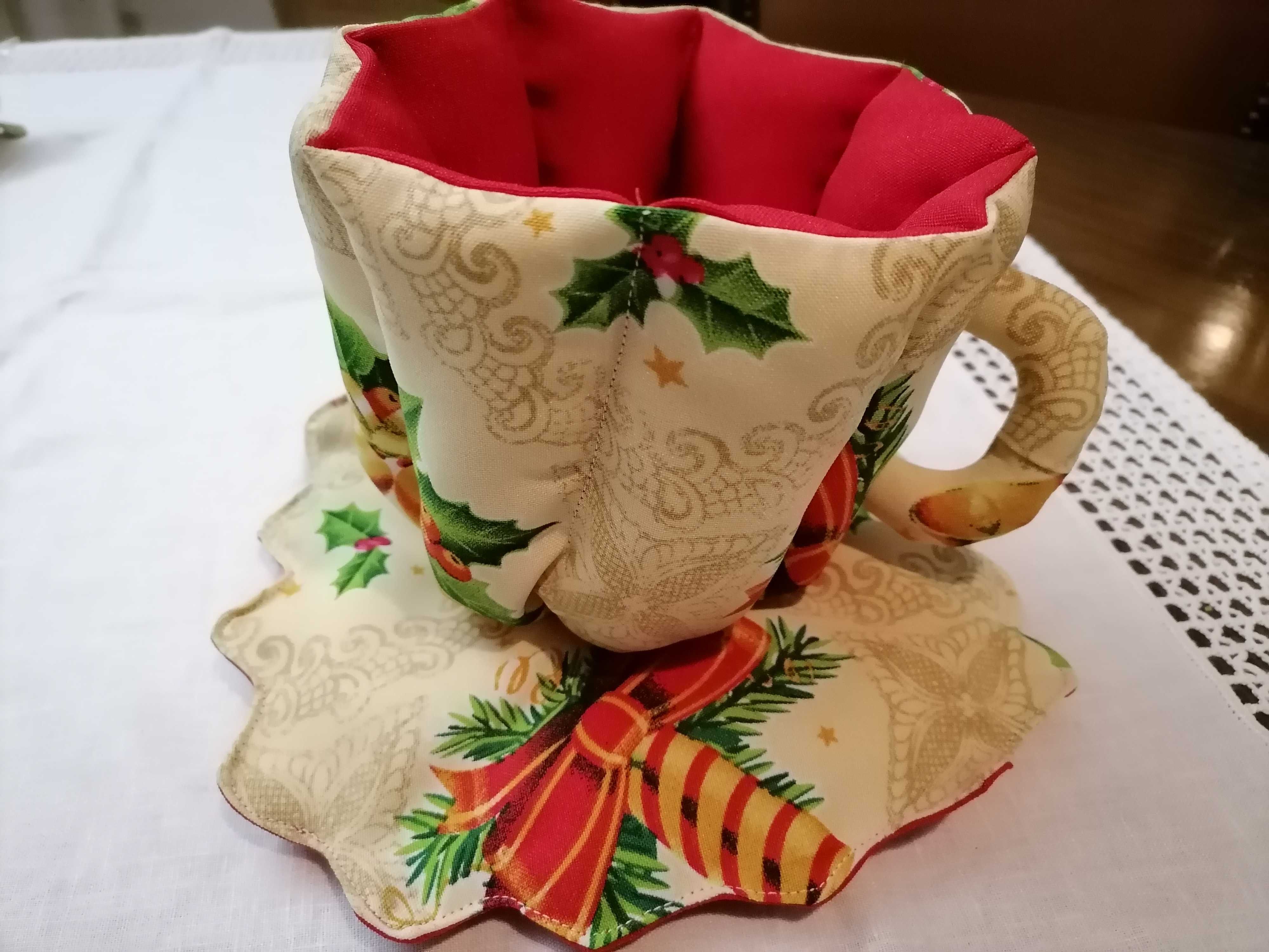 Chávena de Natal feita à mão