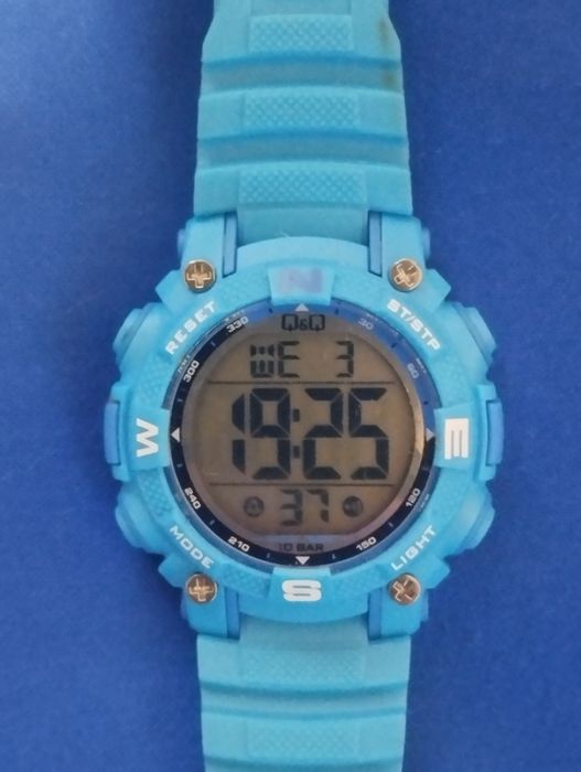 Часи противоударні водонепроникні.