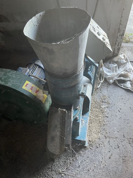 Продам комплект обладнання( гранулятор, екструдер, дробарка, змішувач)