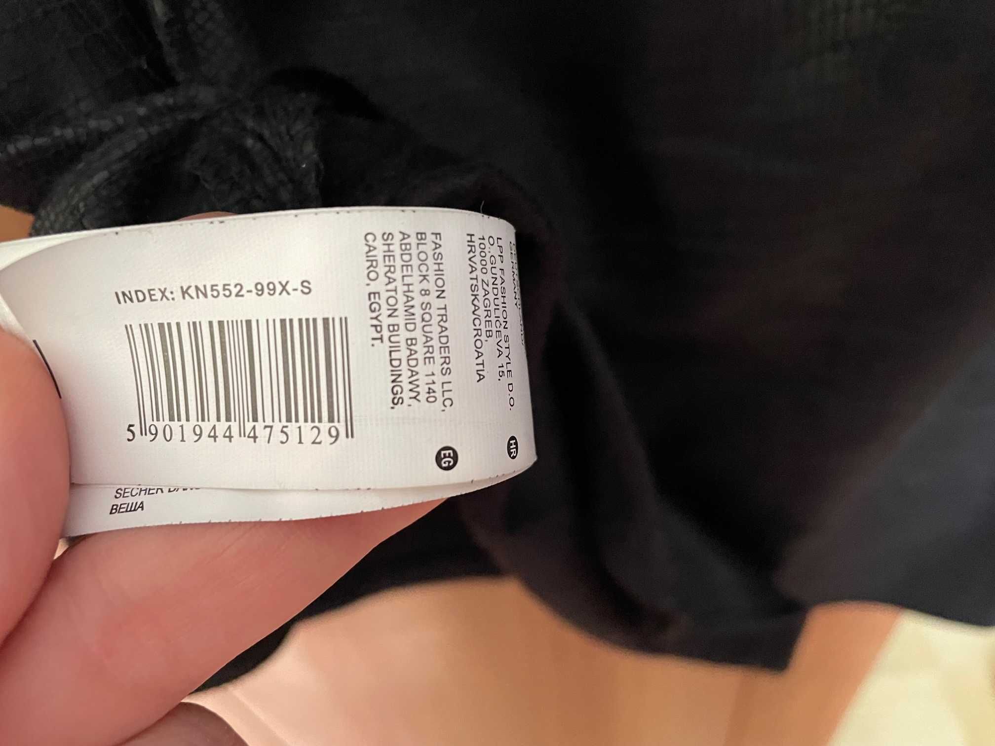 Sukienka reserved struktura skóry węża mini S czarna