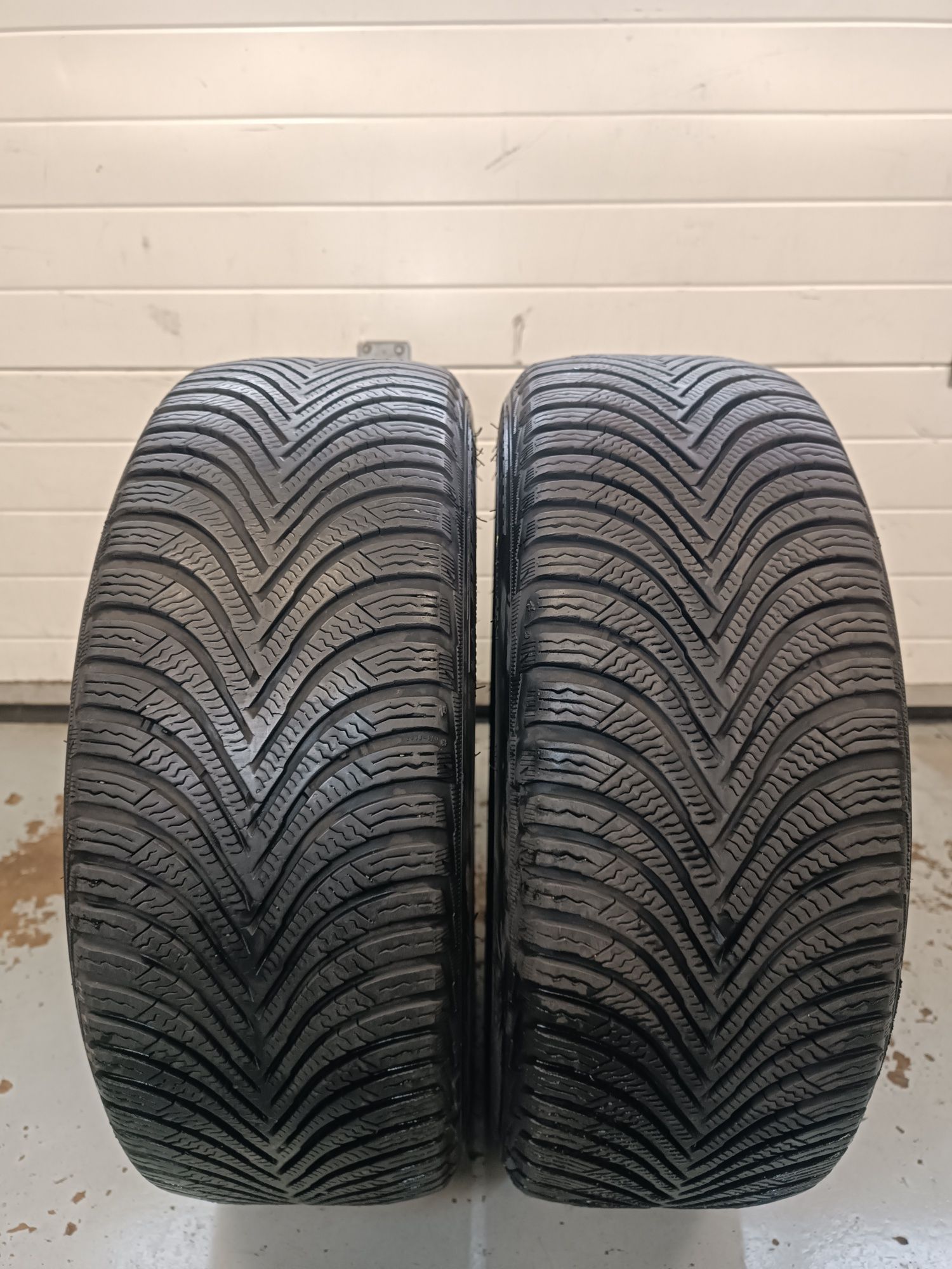 205/45R17 Michelin Alpin 5