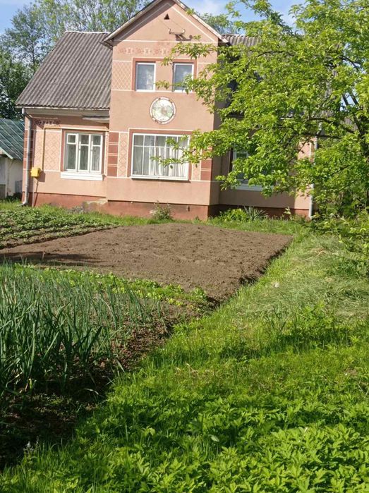 Будинок. Продаж. + 13 соток поля за будинком