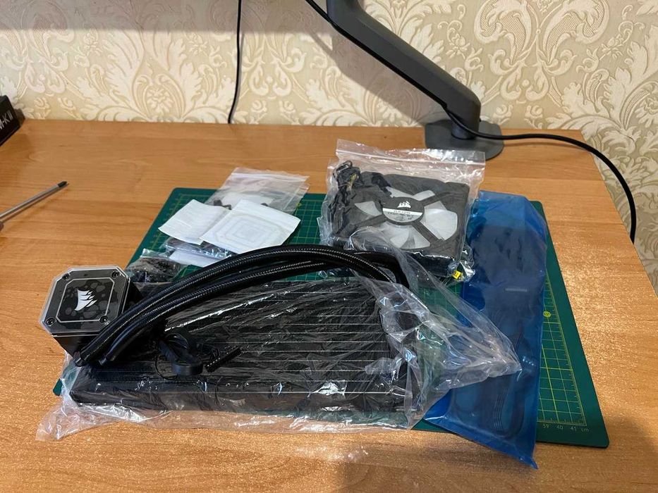 Водяне охолодження ПК Corsair iCUE H100i ELITE CAPELLIX