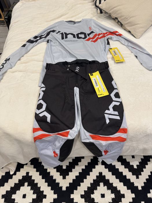 Мотокросс джерсі та штани Thor Pulse