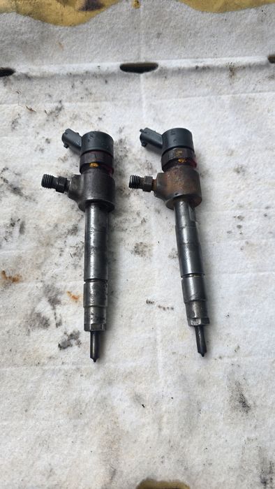 Wtryskiwacze Opel Astra H 1.9 Cdti 120km 2007r  2szt
