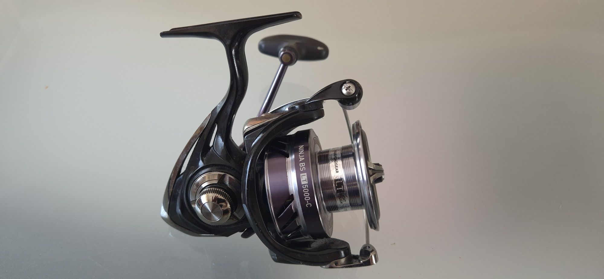 Kolowrotek Daiwa Ninja Black/Silver BS LT 5000-C