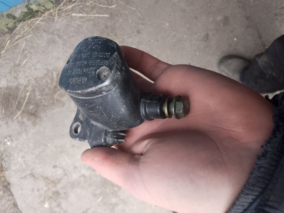 Тормозний бачкок мотоцикл