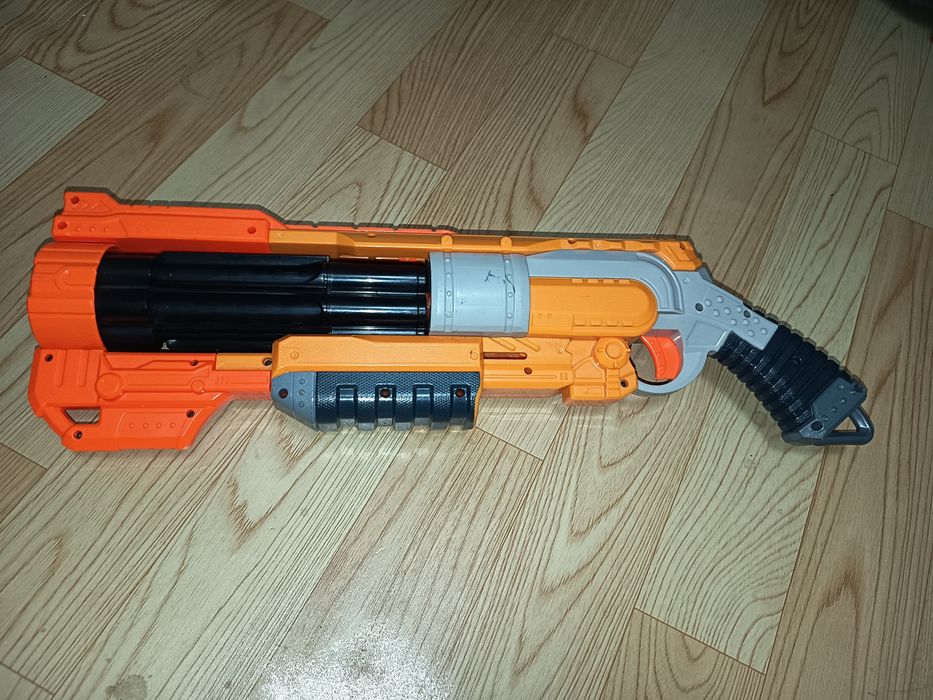 Pistolet NERF duży