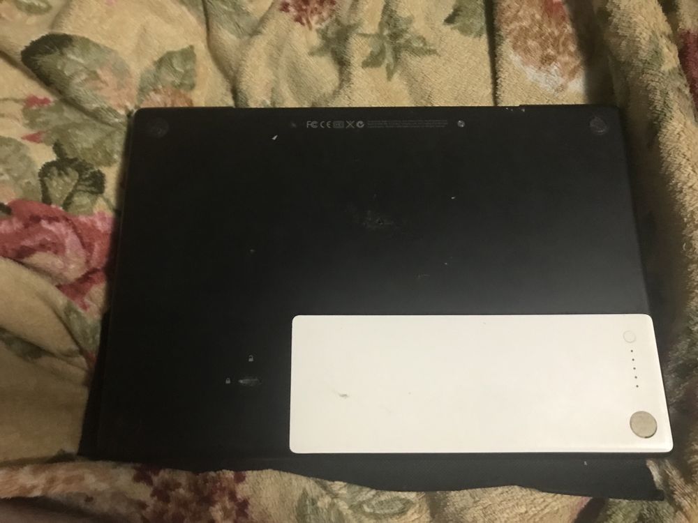Macbook A1181 2009 року