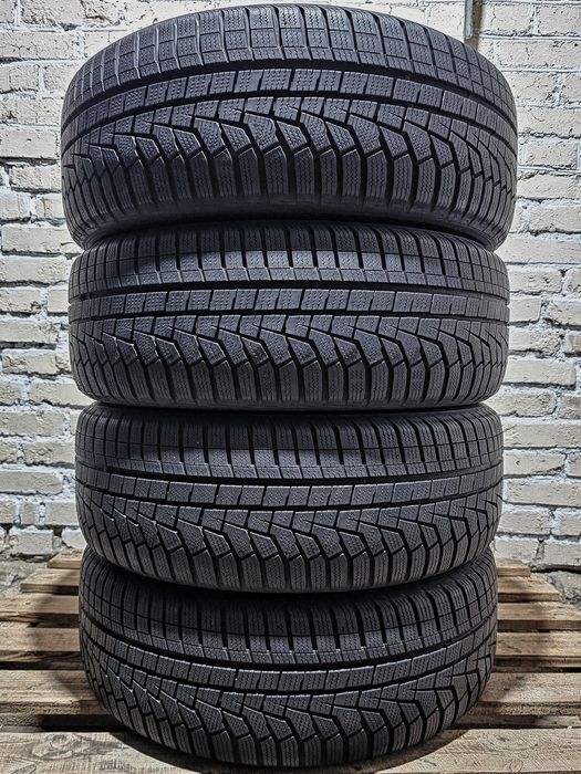 Зимові 225/60r17 Hankook | 2023 | 7.5mm | Hungary | Преміум шини/Ідеал
