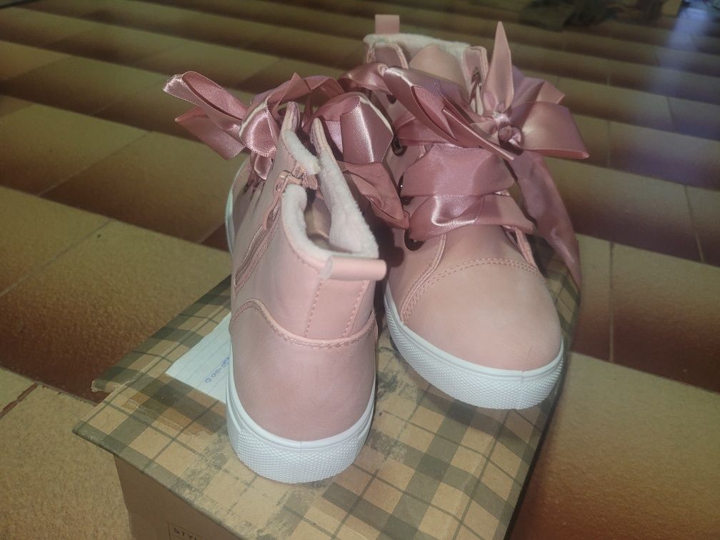 Botas cor de rosa