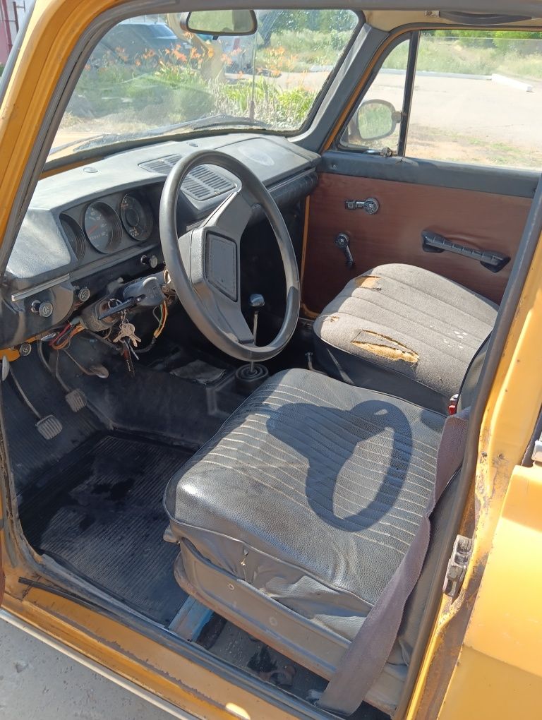 Продам АЗЛК- 2140.