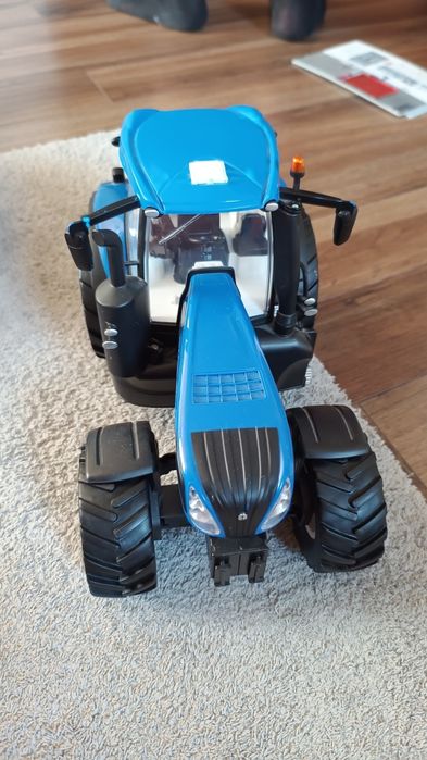 Traktor zdalnie sterowany