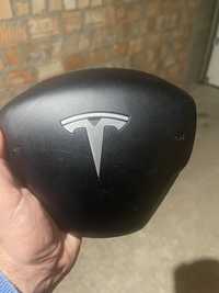 Подушка безпеки Tesla Model 3