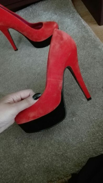 Pomarańczowe szpilki na platformie. Rozmiar 38