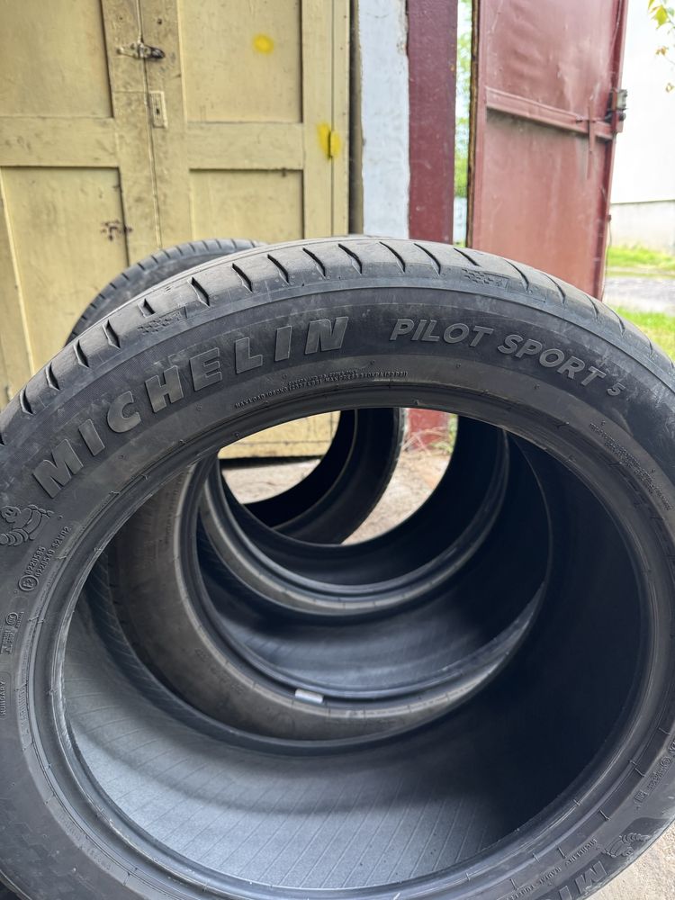 Шини Michelin Pilot Sport 5 275/45 R20