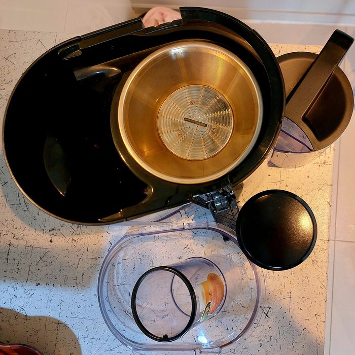 Sokowirówka wyciskarka BROWN J300 800W