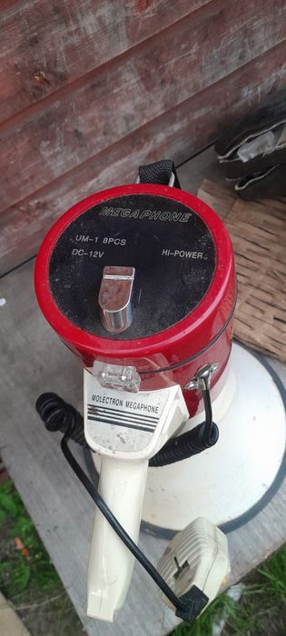 Megafon przenośny tuba