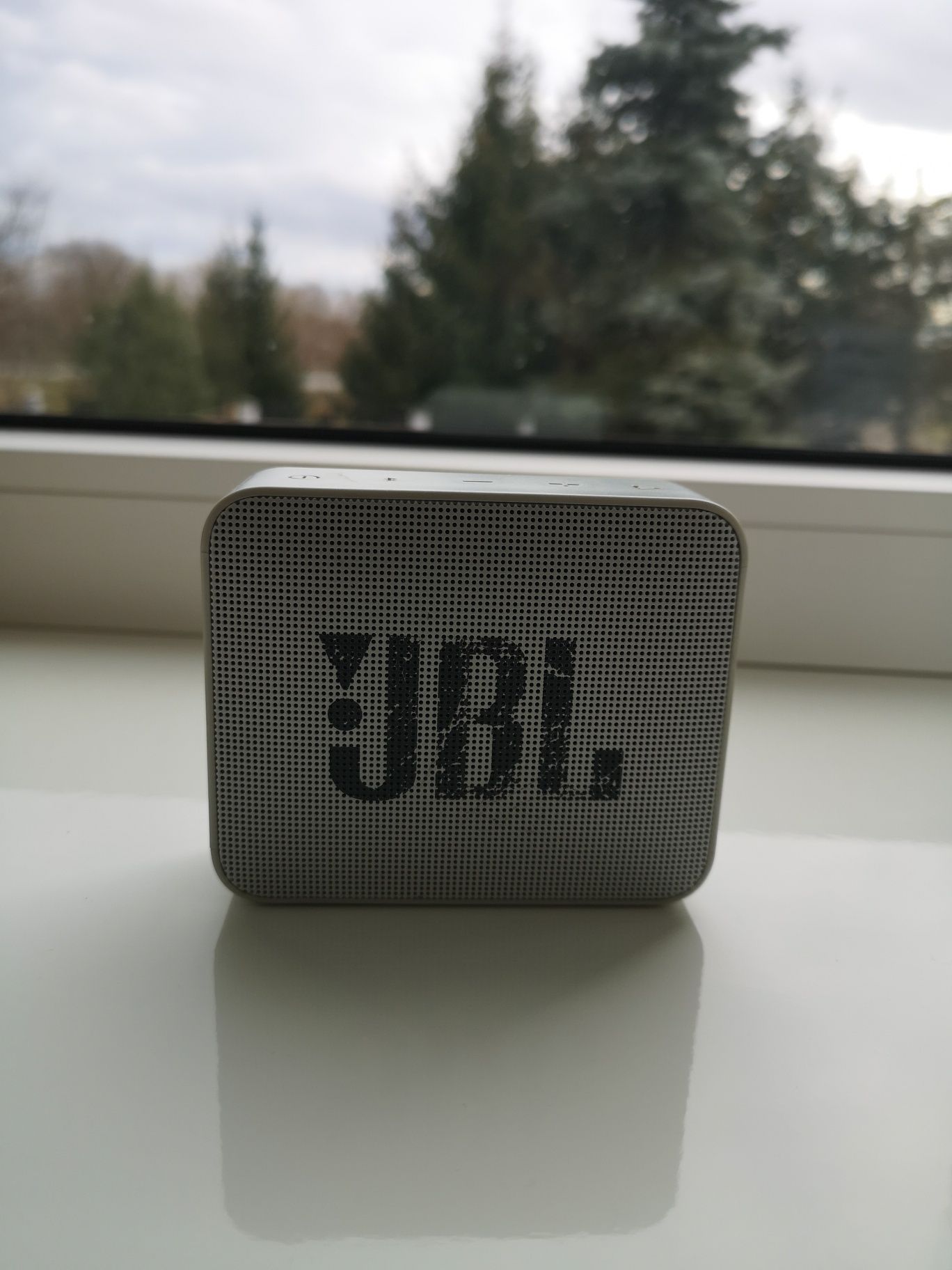 Колонка JBL в доброму стані.