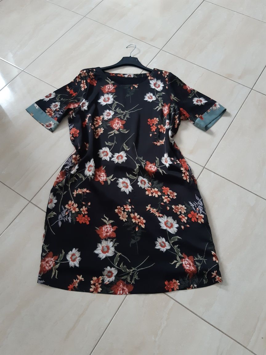Elegancka wizytowa sukienka tunika czarna wzór kwiatowy 38 40