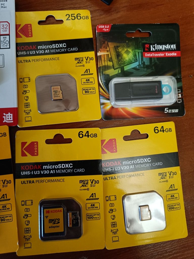 Карты памяти MicroSD Kodak Kingston Sandisk