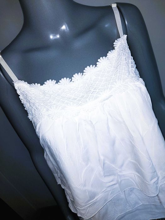 Biała bluzka boho style falbanki ażurkowe kwiaty