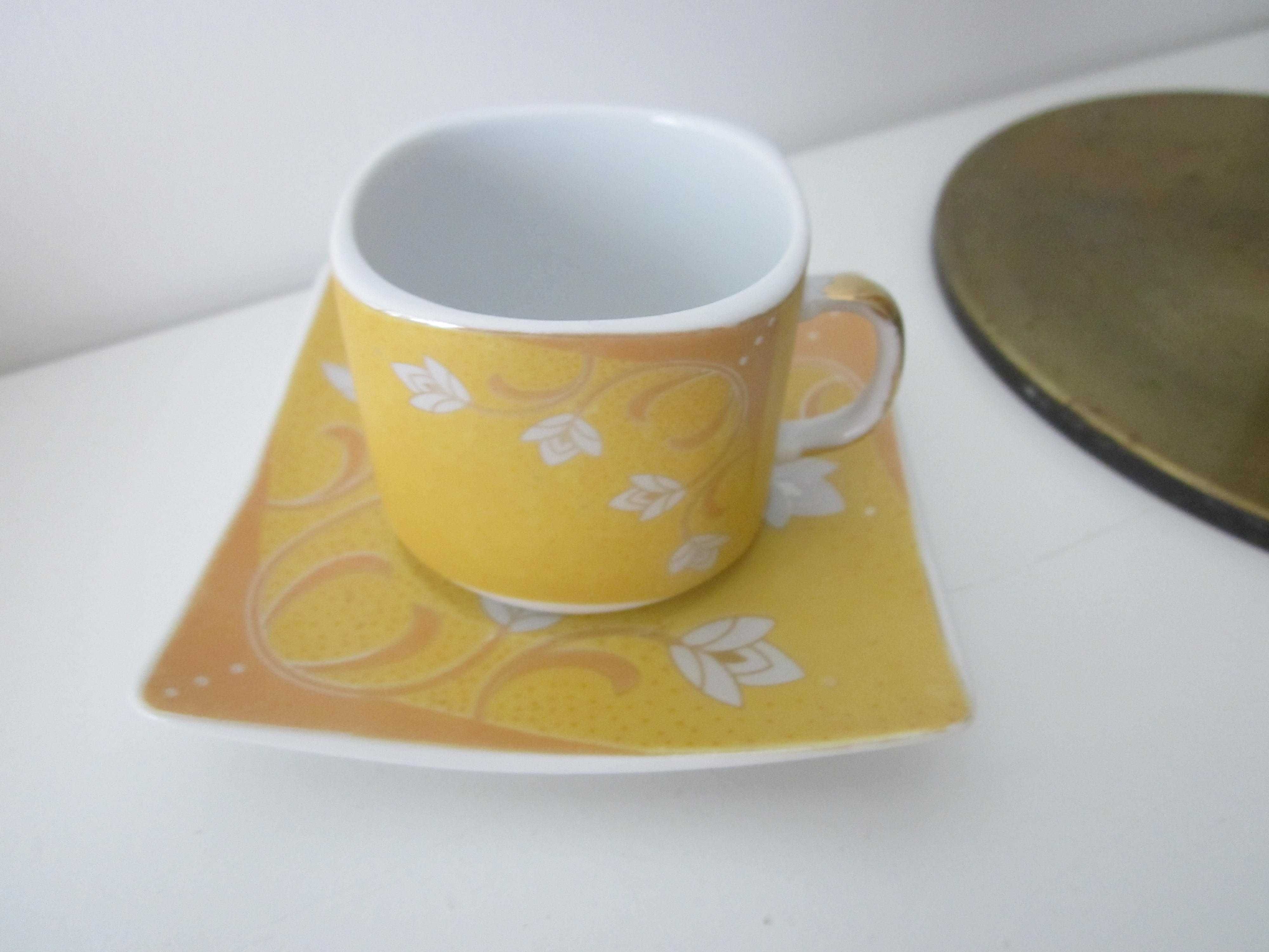 Porcelanowe filiżanki ze spodkami do espresso 5 szt