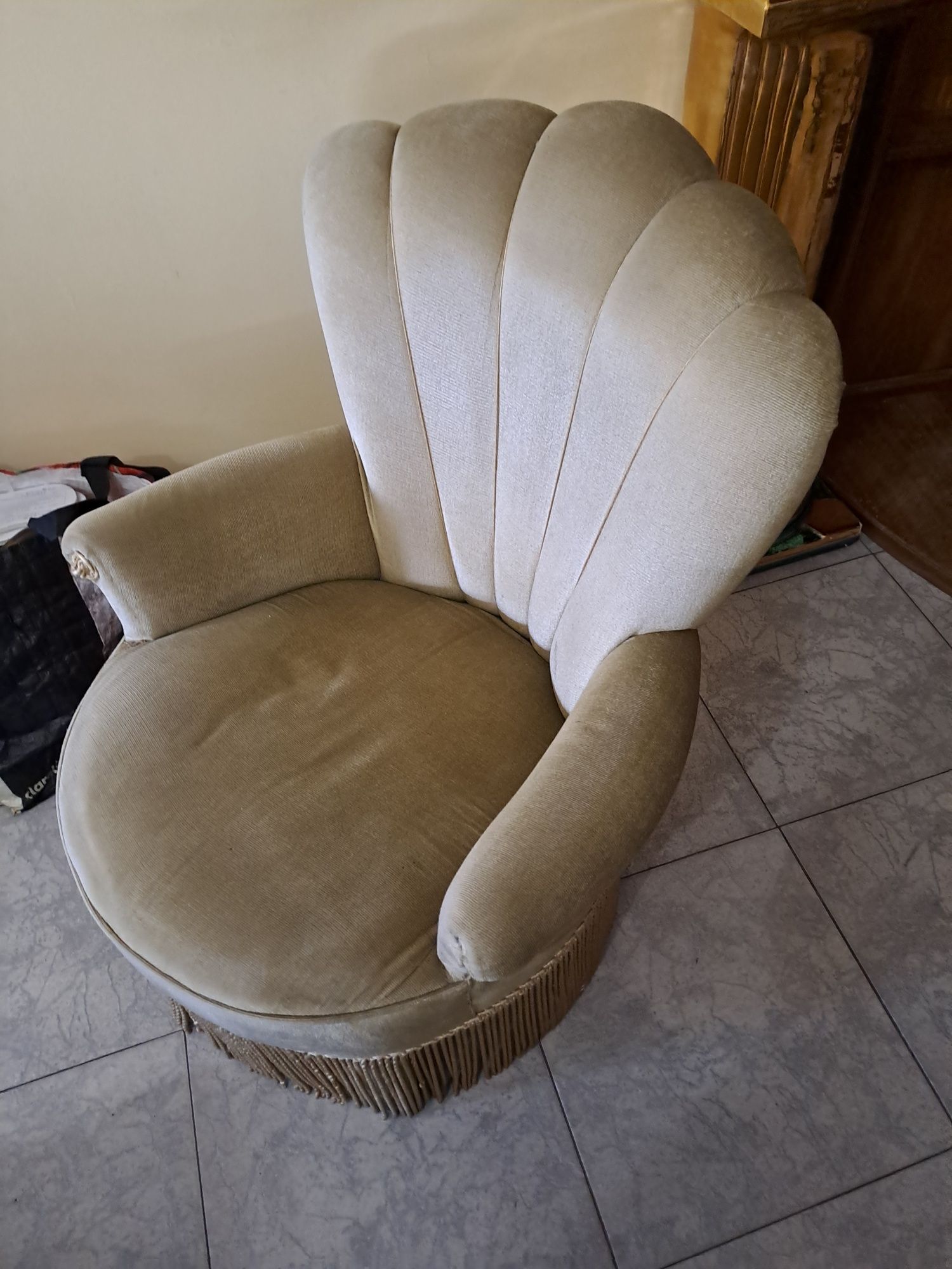 Poltrona Bege em bom estado