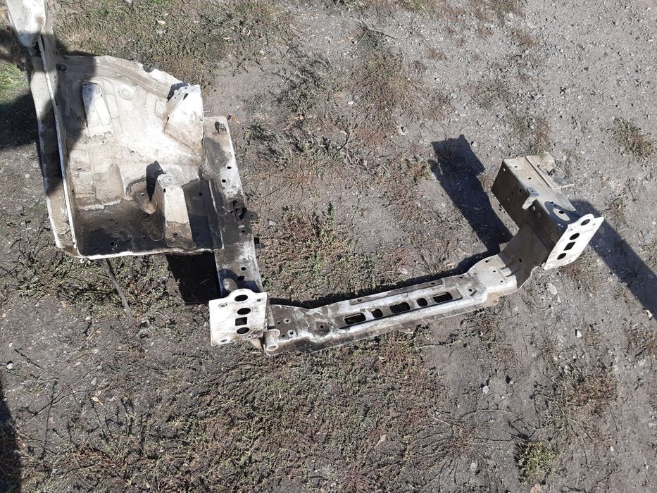 Лонжерон Hyundai H1 2010 2.5  телевізор часть телевизора