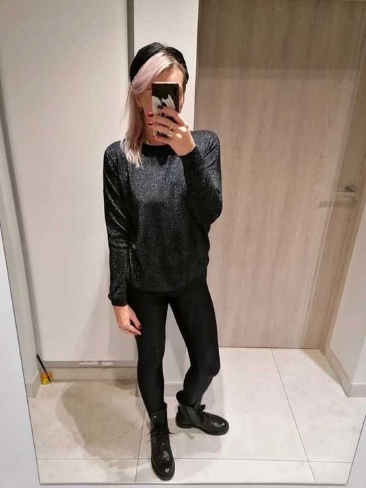 Czarny sweter z połyskiem rozm.M/ L