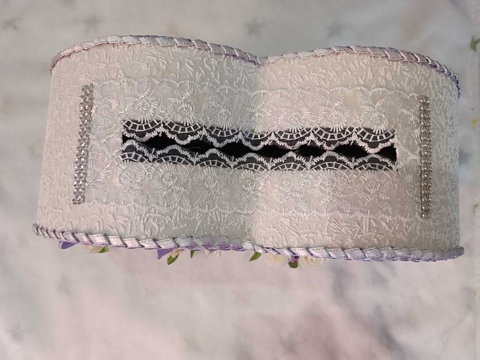 Весільна коробка на гроші, казна і букетики для дружби і на машину