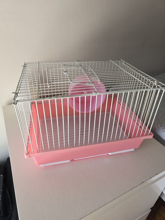 Gaiola de hamster rosa