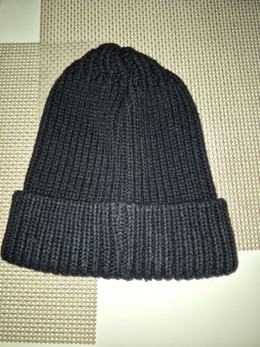 Продам чоловічу шапку Trussardi