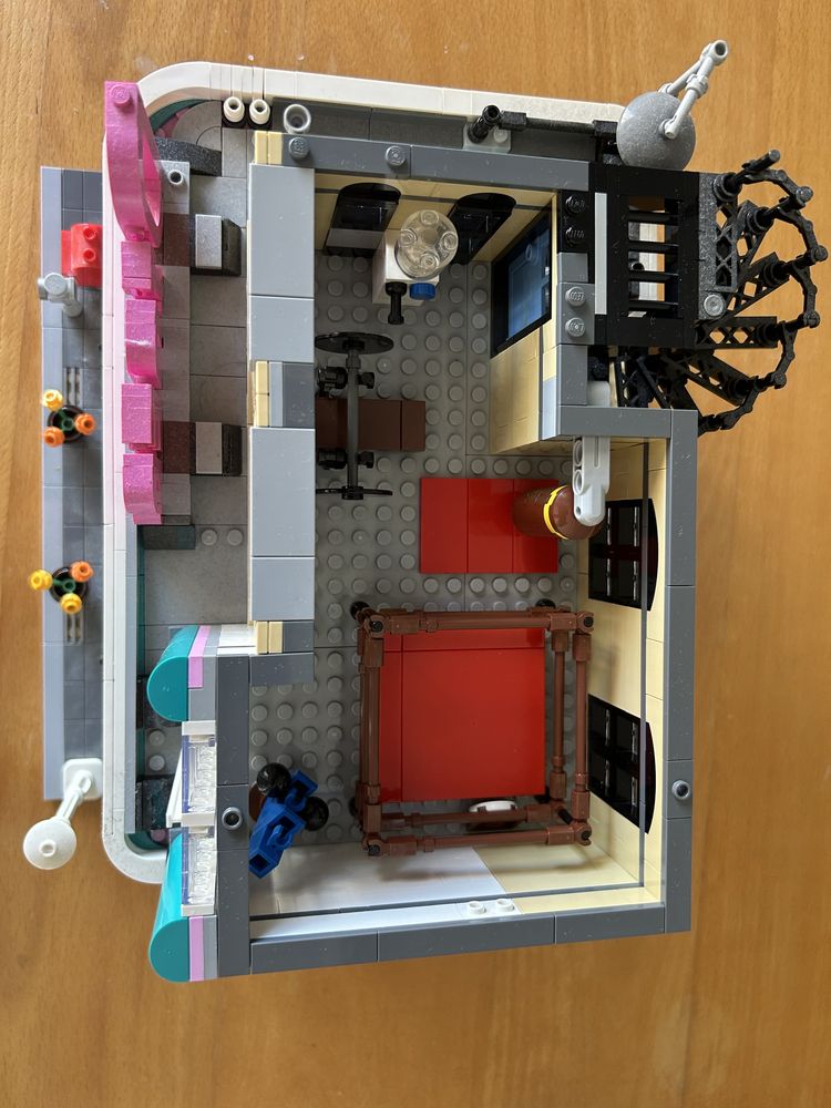 LEGO Modular Creator 10260 Downtown Diner