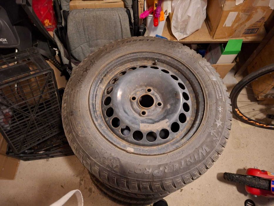 Sprzedam komplet kół, opony zimowe +felgi stalowe 185/65/R15