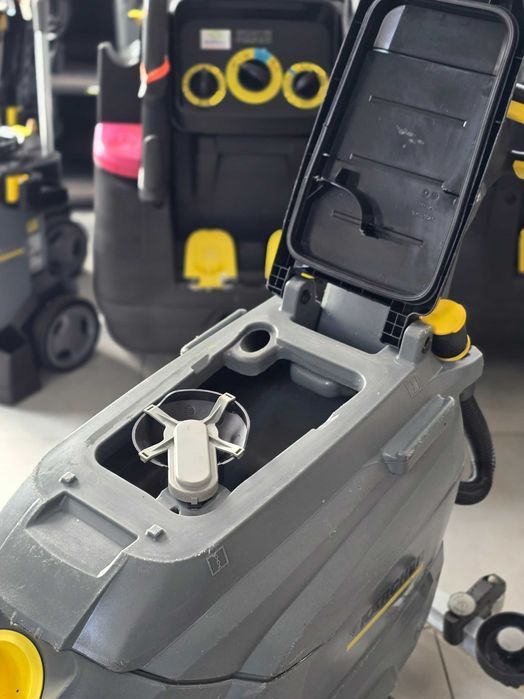 Szorowarka KARCHER BD 43/25 C Bp Myjka do podłóg SERWIS GWARANCJA