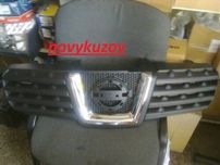 Решітка радіатора на Nissan Qashqai 06-09